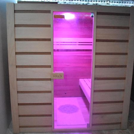 Gite A La Ferme Avec Jacuzzi Et Sauna Villefloure Exterior photo