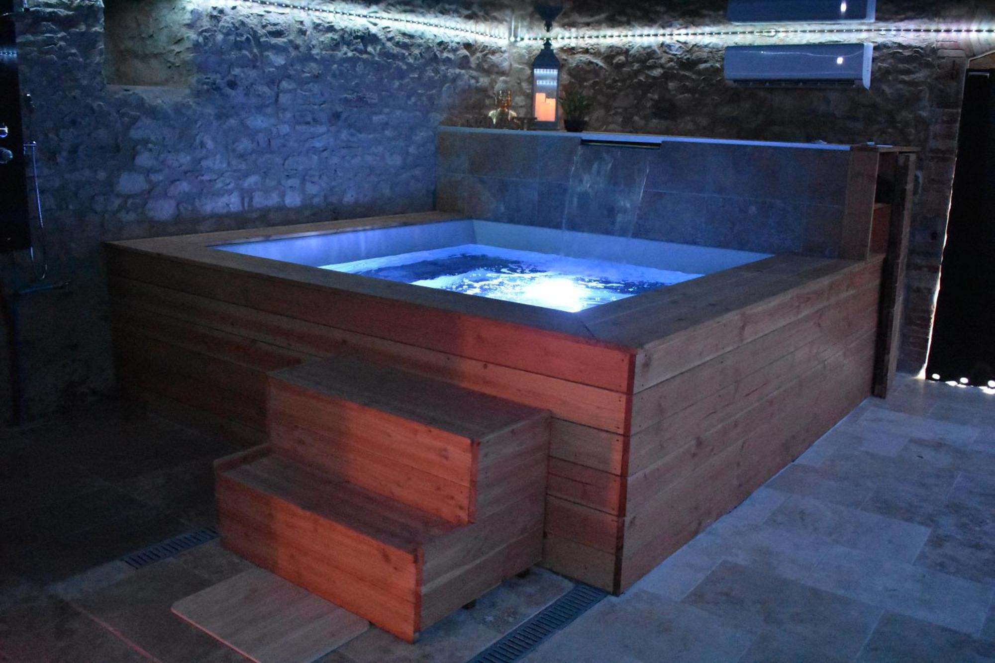 Gite A La Ferme Avec Jacuzzi Et Sauna Villefloure Exterior photo